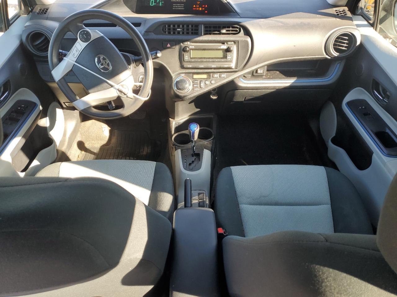 2013 Toyota Prius C VIN: JTDKDTB36D1042954 Lot: 82469075