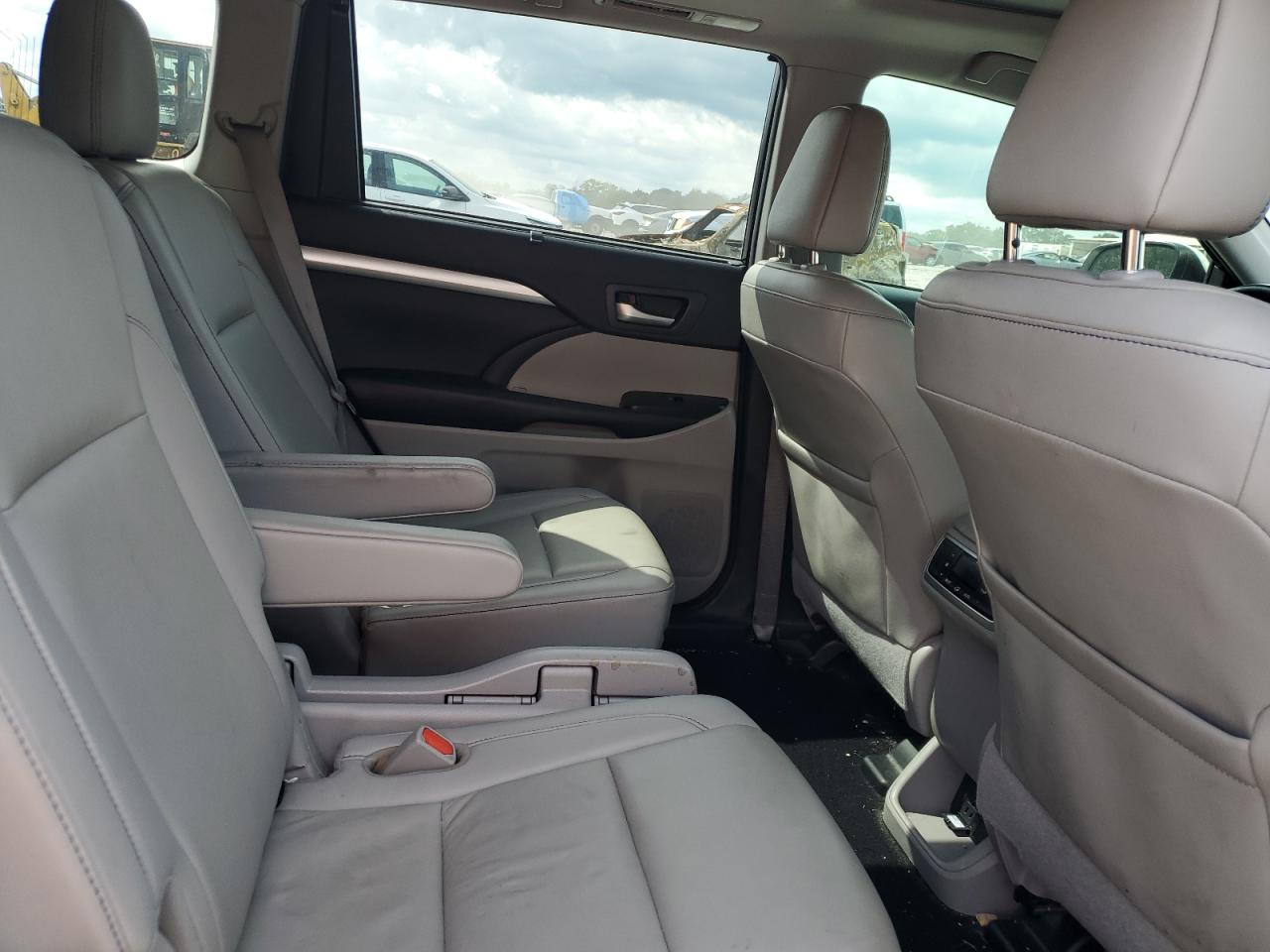 2019 Toyota Highlander Se VIN: 5TDJZRFH3KS564222 Lot: 85553295