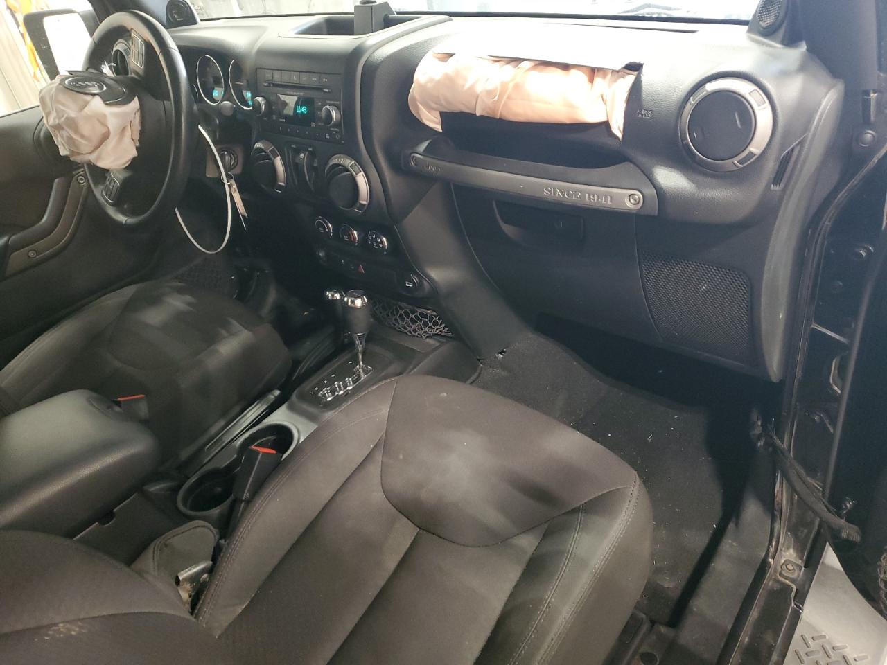 2014 Jeep Wrangler Sport VIN: 1C4GJWAG5EL307258 Lot: 82553205