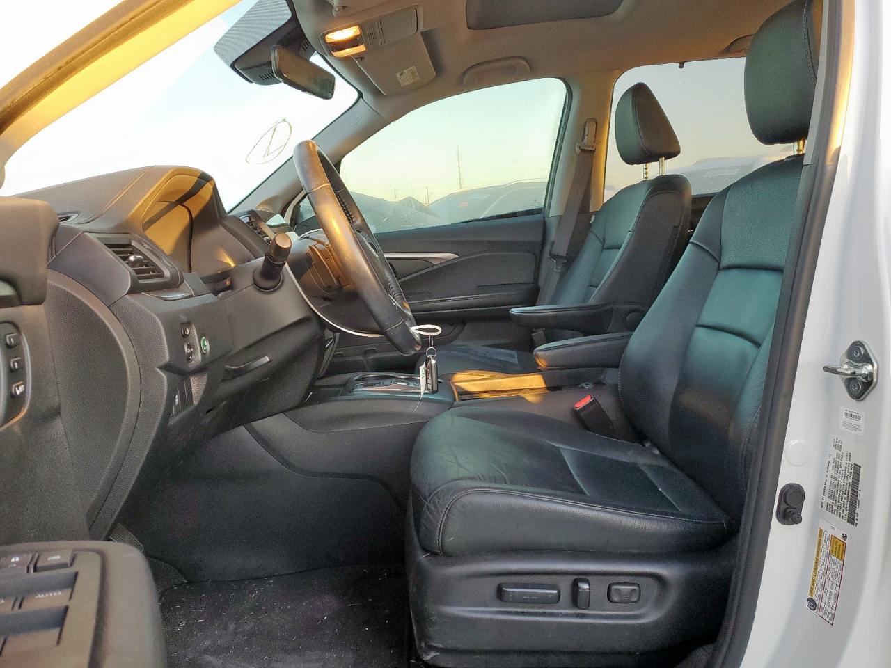 2021 Honda Pilot Se VIN: 5FNYF5H28MB015986 Lot: 89887335