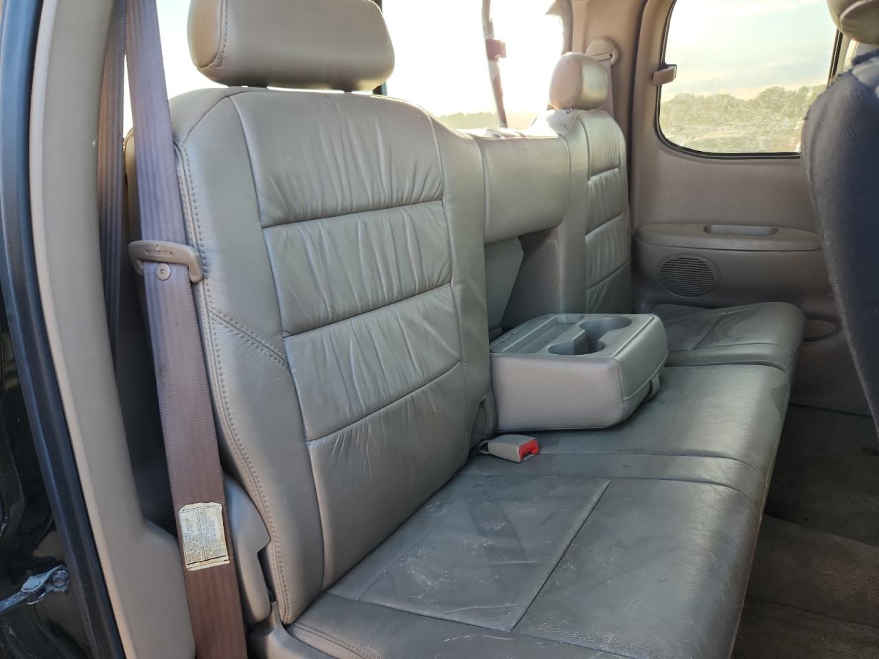 2002 Toyota Tundra Access Cab Limited VIN: 5TBBT48142S303764 Lot: 86111095