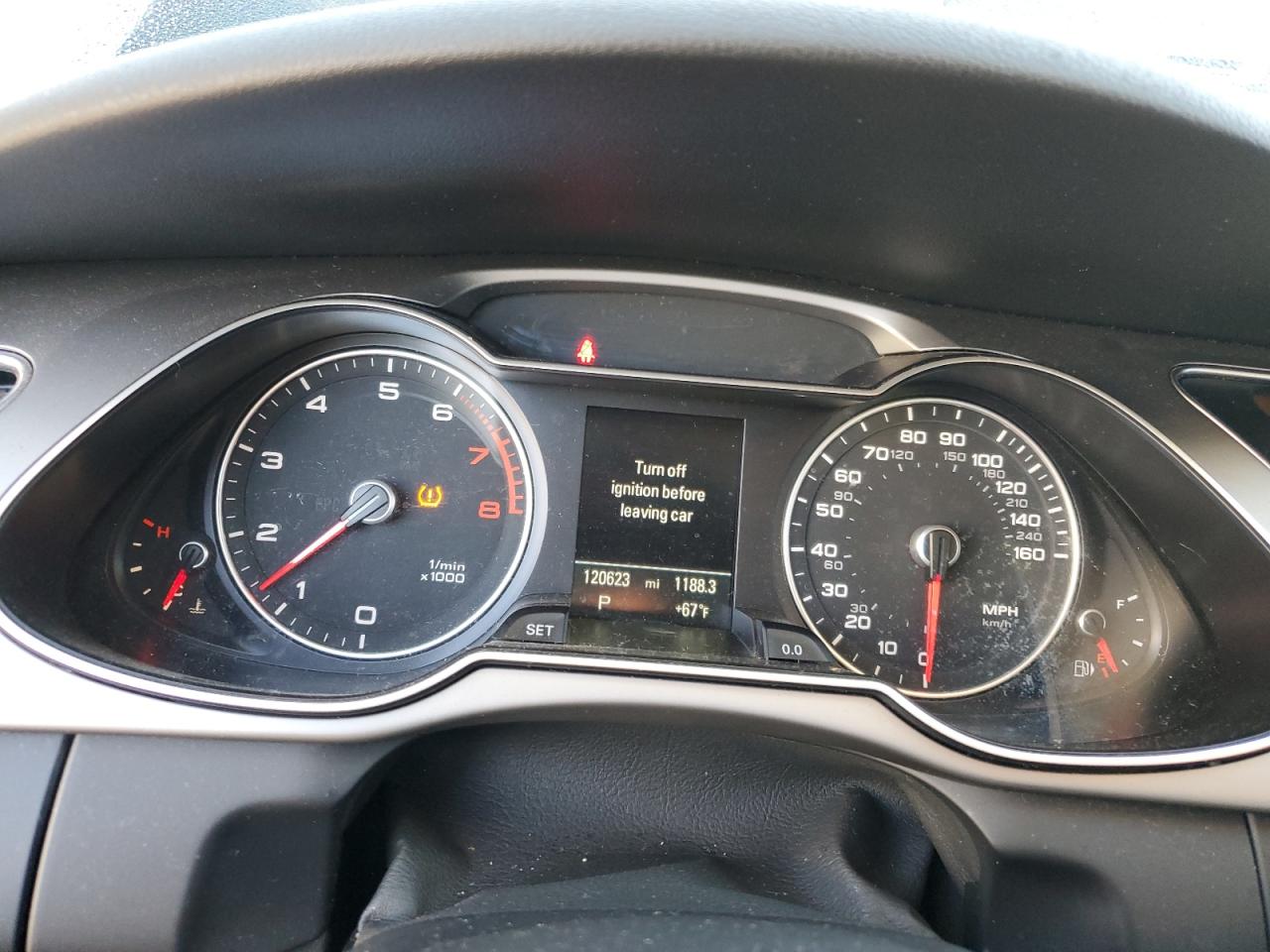 2015 Audi A4 Premium VIN: WAUBFAFL3FN025496 Lot: 82317115