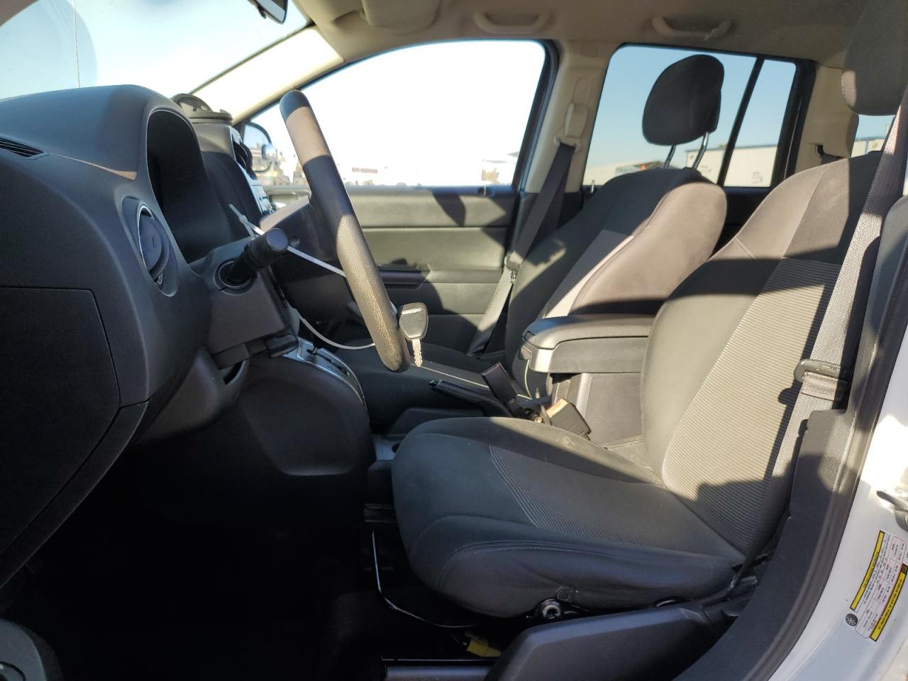 2014 Jeep Compass Sport VIN: 1C4NJCBA4ED812086 Lot: 90743745