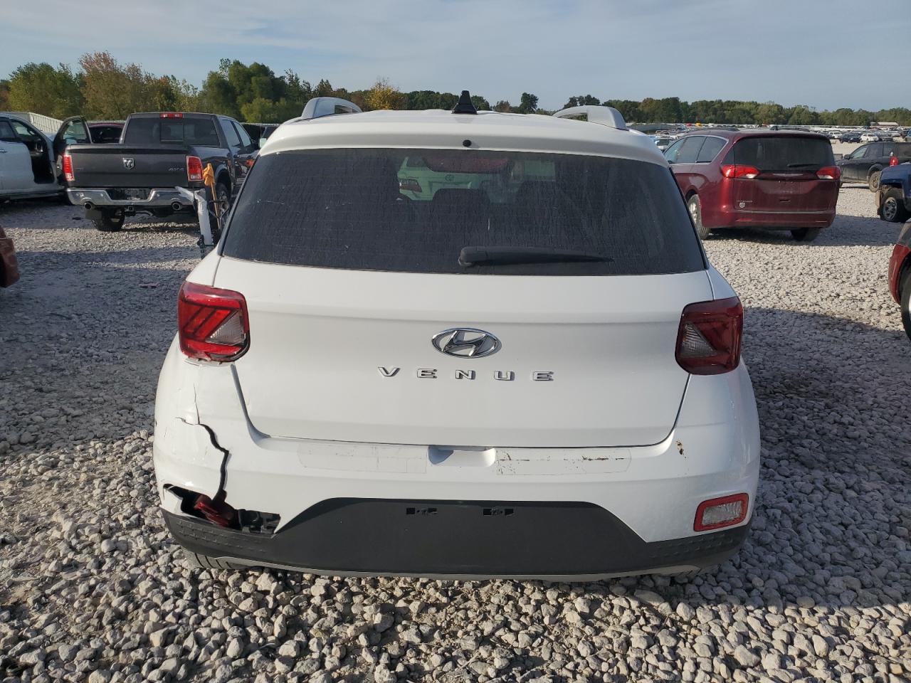 2021 Hyundai Venue Sel VIN: KMHRC8A32MU083592 Lot: 82175115