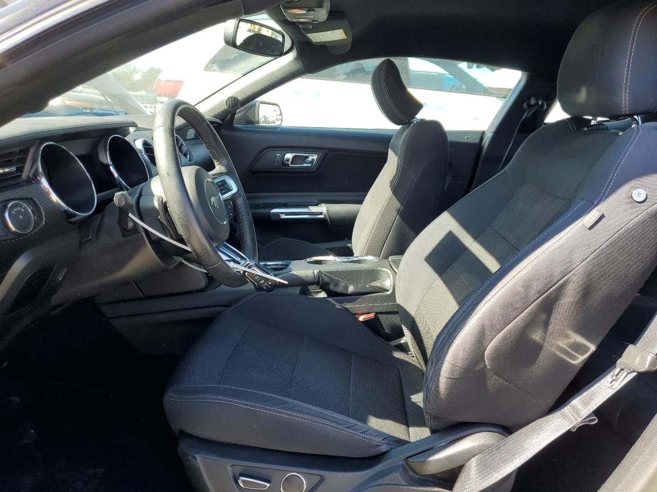 2016 Ford Mustang VIN: 1FA6P8AM4G5323640 Lot: 82383575