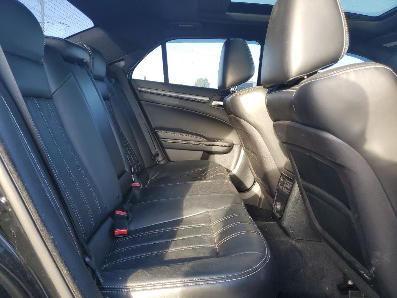 2013 Chrysler 300 S VIN: 2C3CCABG0DH518684 Lot: 82187535