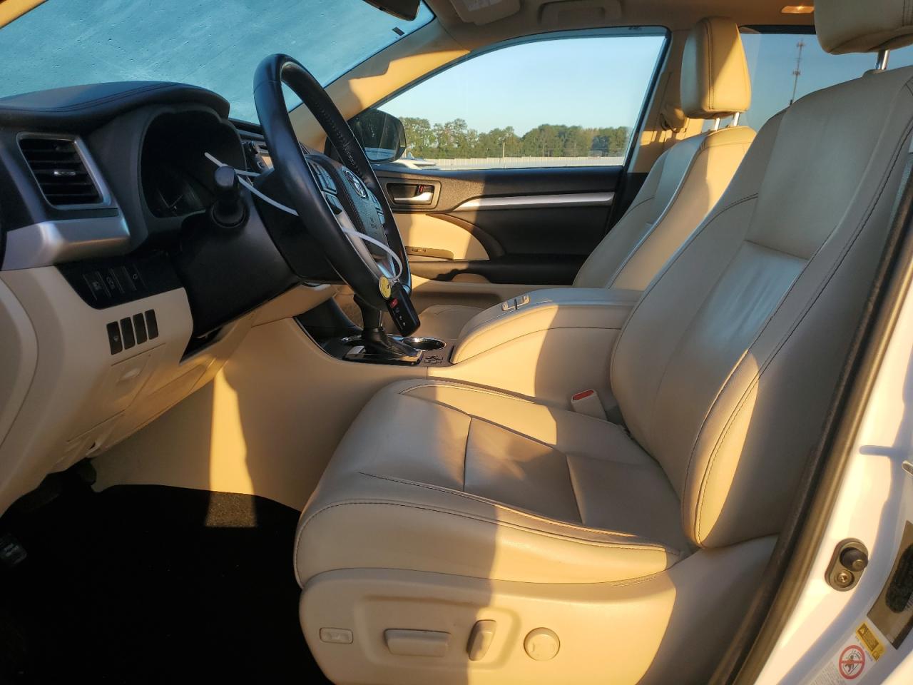 2018 Toyota Highlander Se VIN: 5TDKZRFH6JS541097 Lot: 84534755