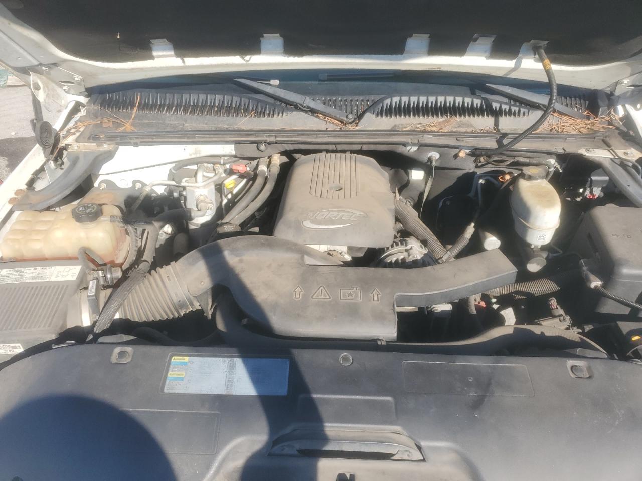 2005 GMC Yukon VIN: 1GKEC13V35J152483 Lot: 84877335