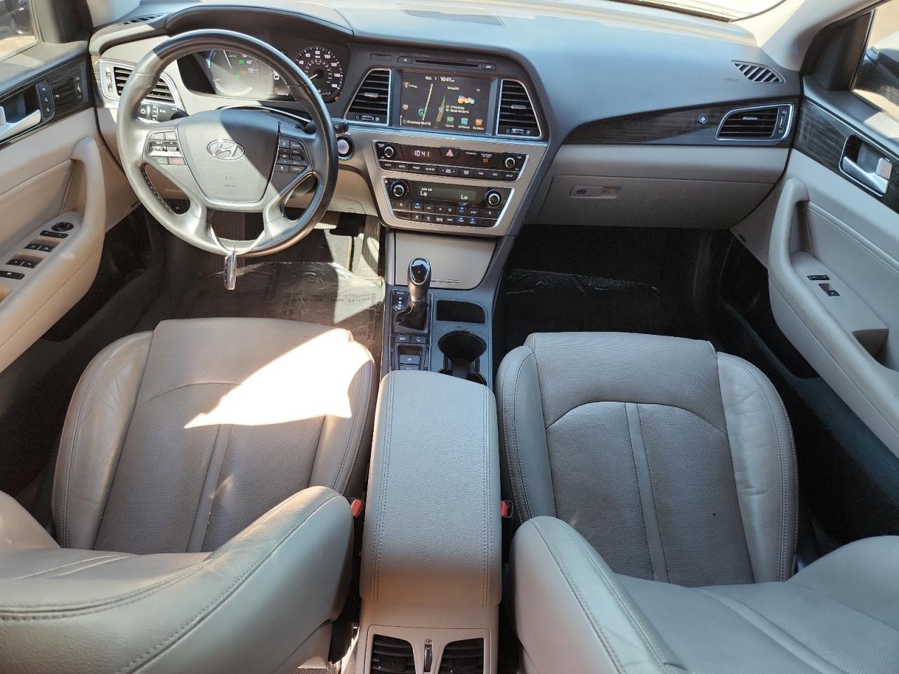 2017 Hyundai Sonata Hybrid VIN: KMHE34L3XHA074635 Lot: 84892485