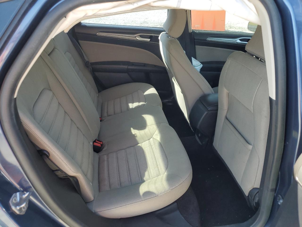 2019 Ford Fusion S VIN: 3FA6P0G70KR132595 Lot: 89892405