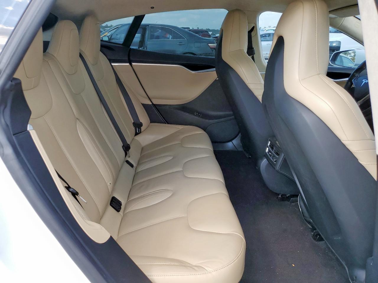 2016 Tesla Model S VIN: 5YJSA1E26GF123819 Lot: 84618055