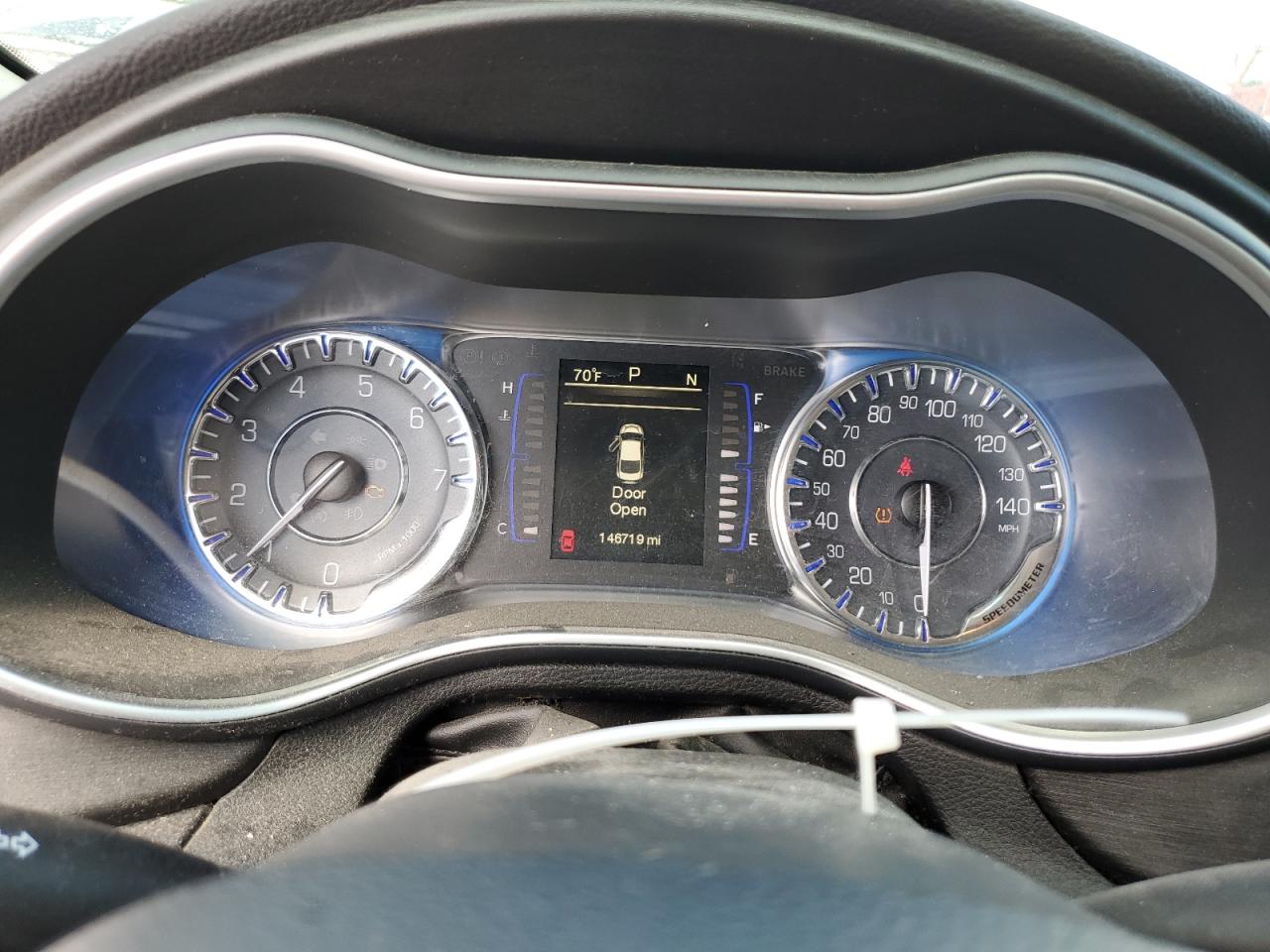 2015 Chrysler 200 Limited VIN: 1C3CCCAB3FN599725 Lot: 82191985