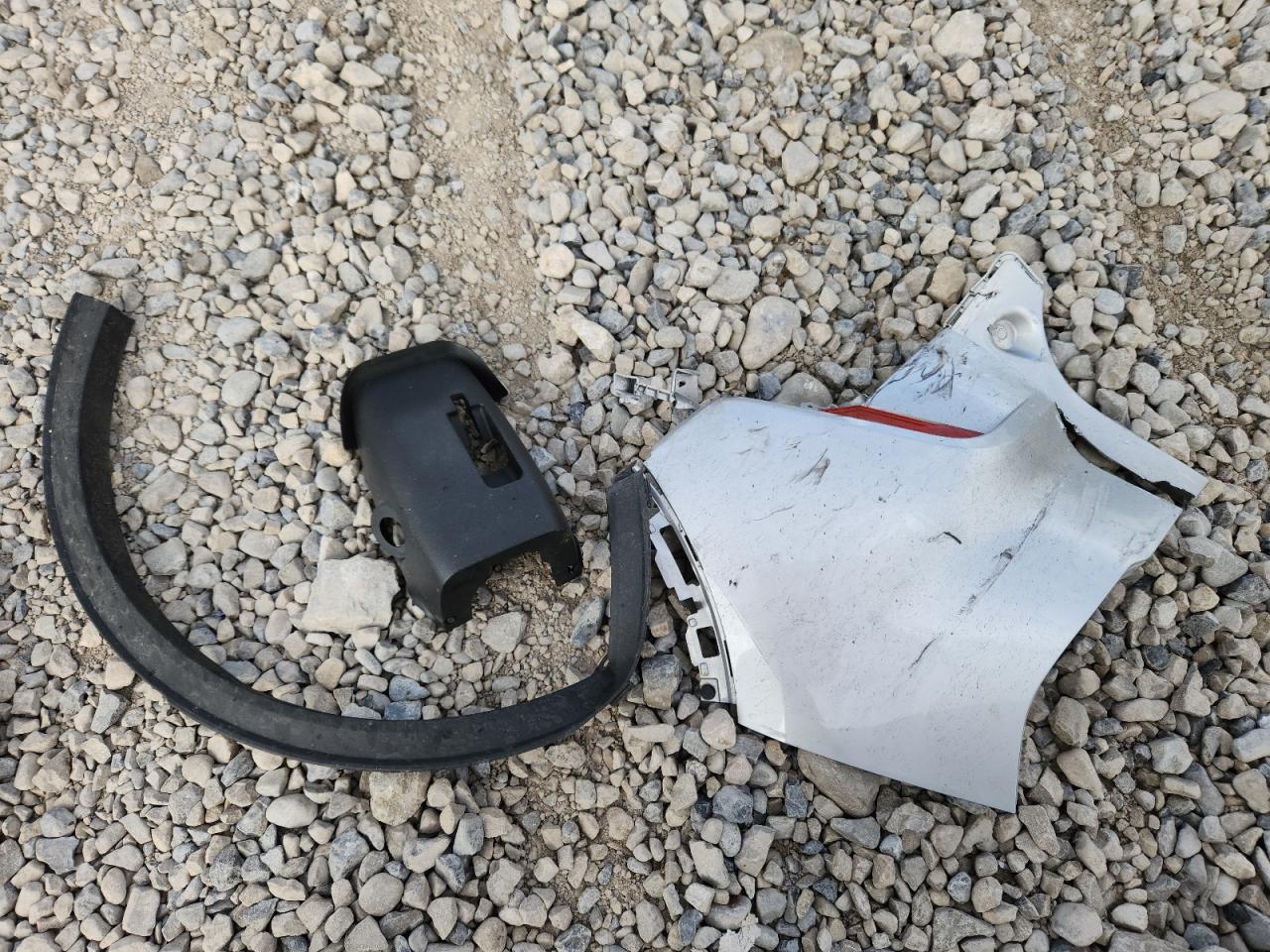 2020 Ford Escape S VIN: 1FMCU0F62LUB43702 Lot: 81571295