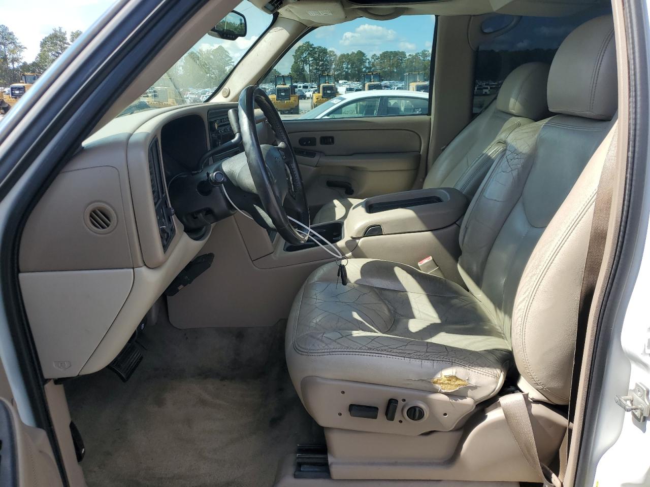 2006 Chevrolet Suburban C1500 VIN: 1GNEC16ZX6J125056 Lot: 81976985