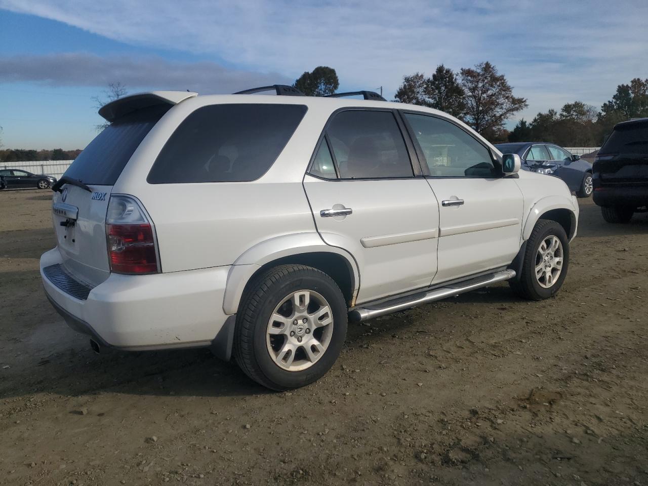 Фото: 2HNYD18805H560332