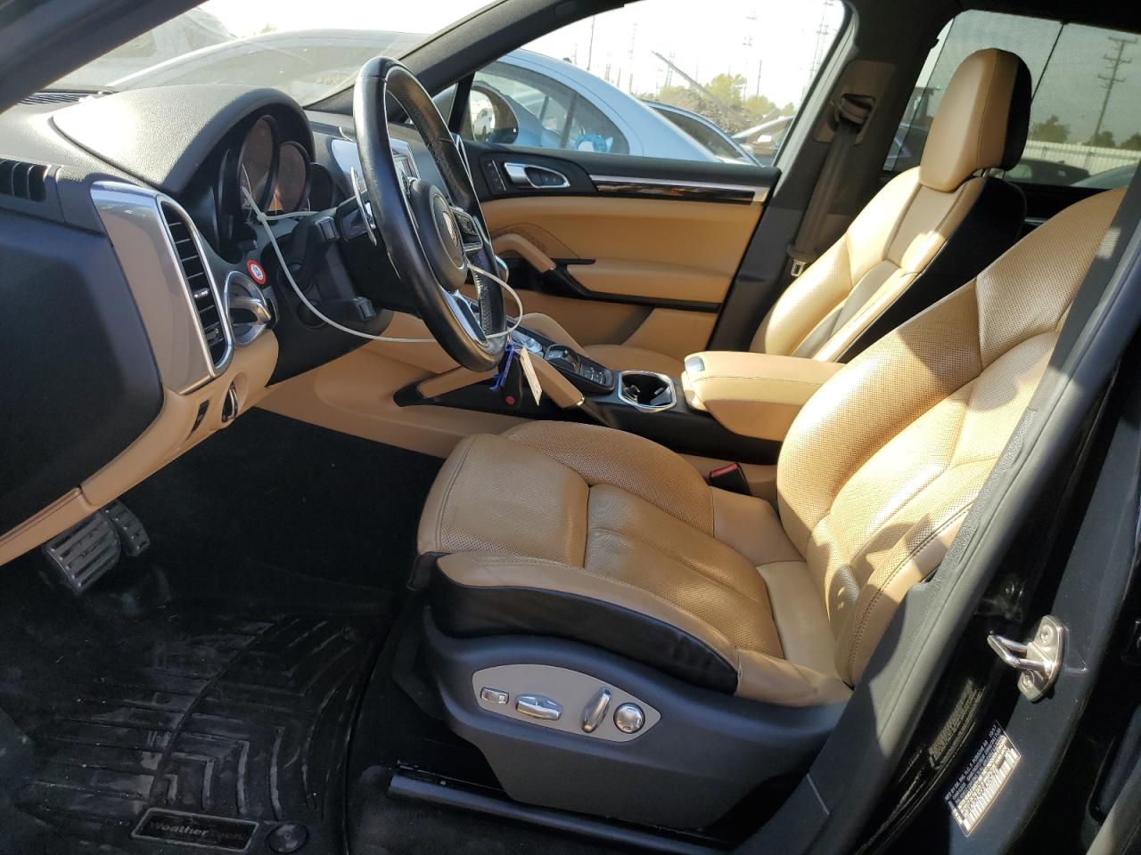 2018 Porsche Cayenne S VIN: WP1AB2A22JLA60676 Lot: 81859495