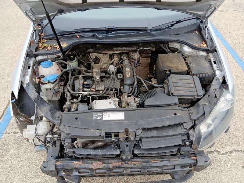 2011 VOLKSWAGEN GOLF S TSI S-A 