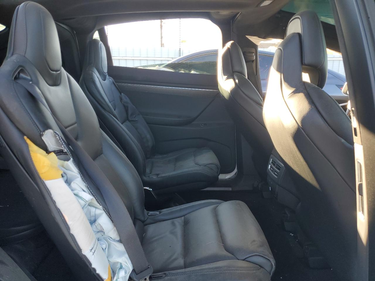 2017 Tesla Model X VIN: 5YJXCBE21HF046719 Lot: 87182875