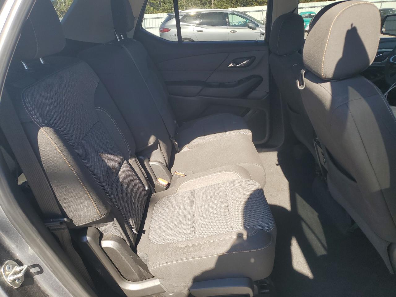 2018 Chevrolet Traverse Ls VIN: 1GNEVFKW0JJ202173 Lot: 82744125