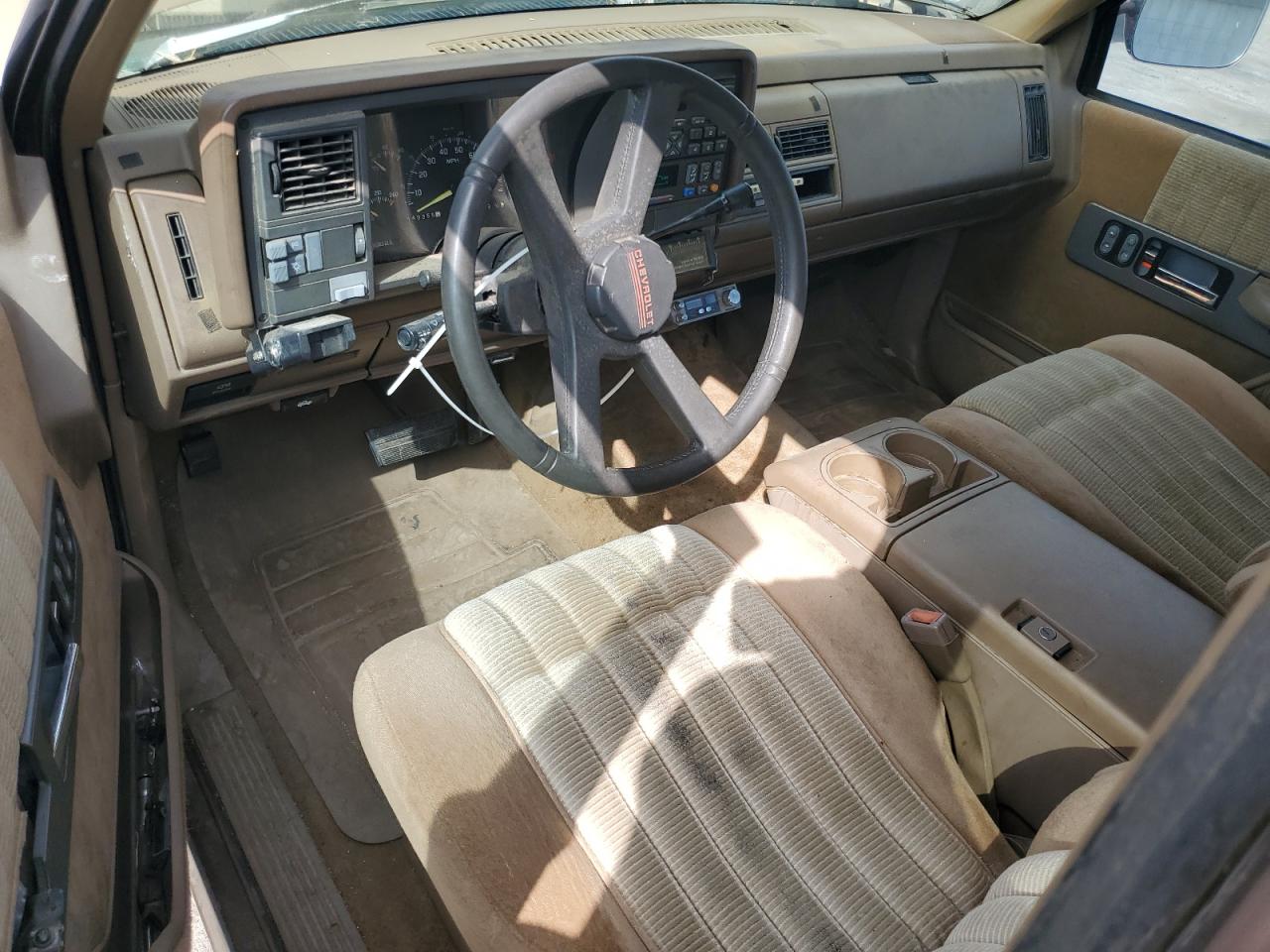 1994 Chevrolet Gmt-400 C2500 VIN: 2GCFC29K0R1271692 Lot: 84900035