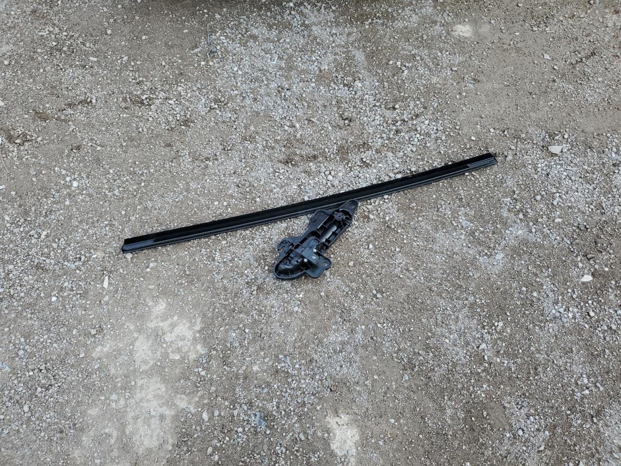 2024 Tesla Model Y VIN: LRWYGDFD9RC639180 Lot: 84914295