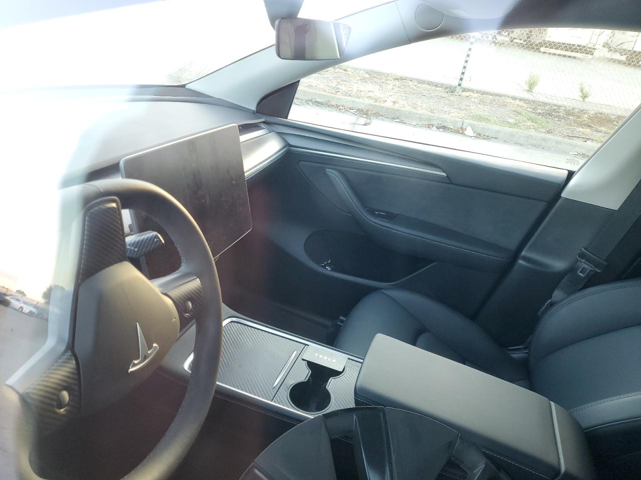 2025 Tesla Model Y VIN: 7SAYGDED1SF309579 Lot: 86130175