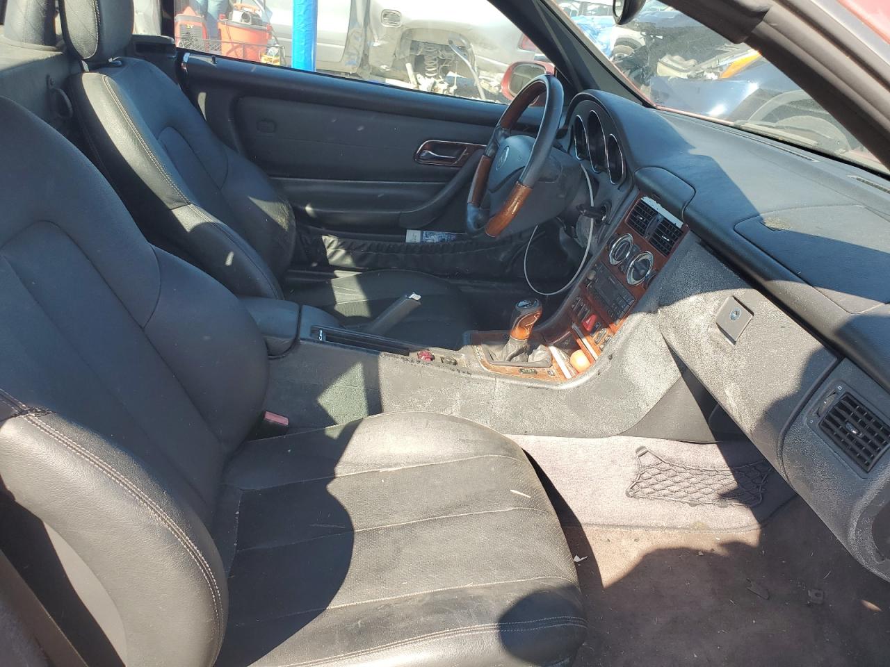 2001 Mercedes-Benz Slk 320 VIN: WDBKK65F81F207963 Lot: 82575195