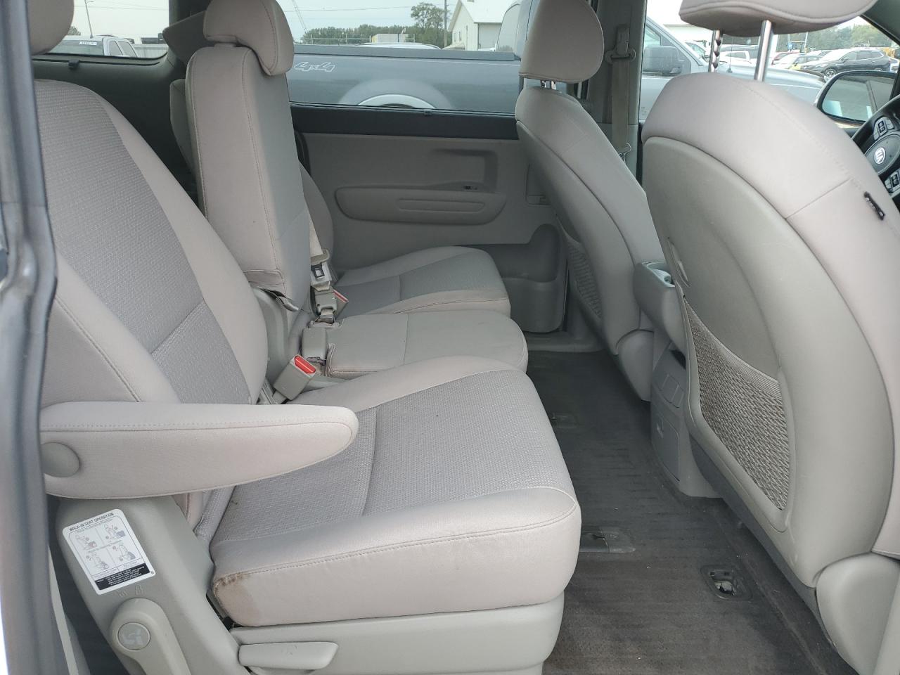 2016 Kia Sedona Lx VIN: KNDMB5C14G6192754 Lot: 83810485