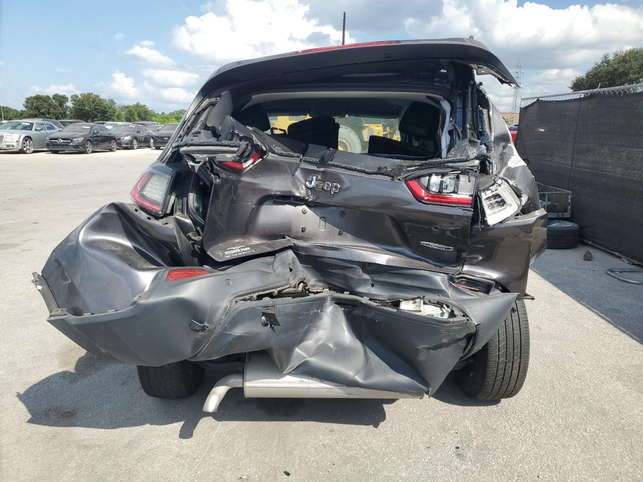 2020 Jeep Cherokee Latitude Plus VIN: 1C4PJLLB0LD586190 Lot: 84571265