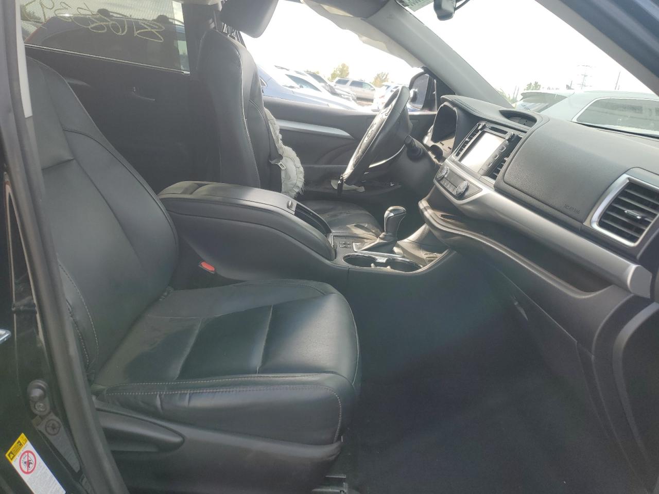 2016 Toyota Highlander Xle VIN: 5TDJKRFH2GS270967 Lot: 81683395
