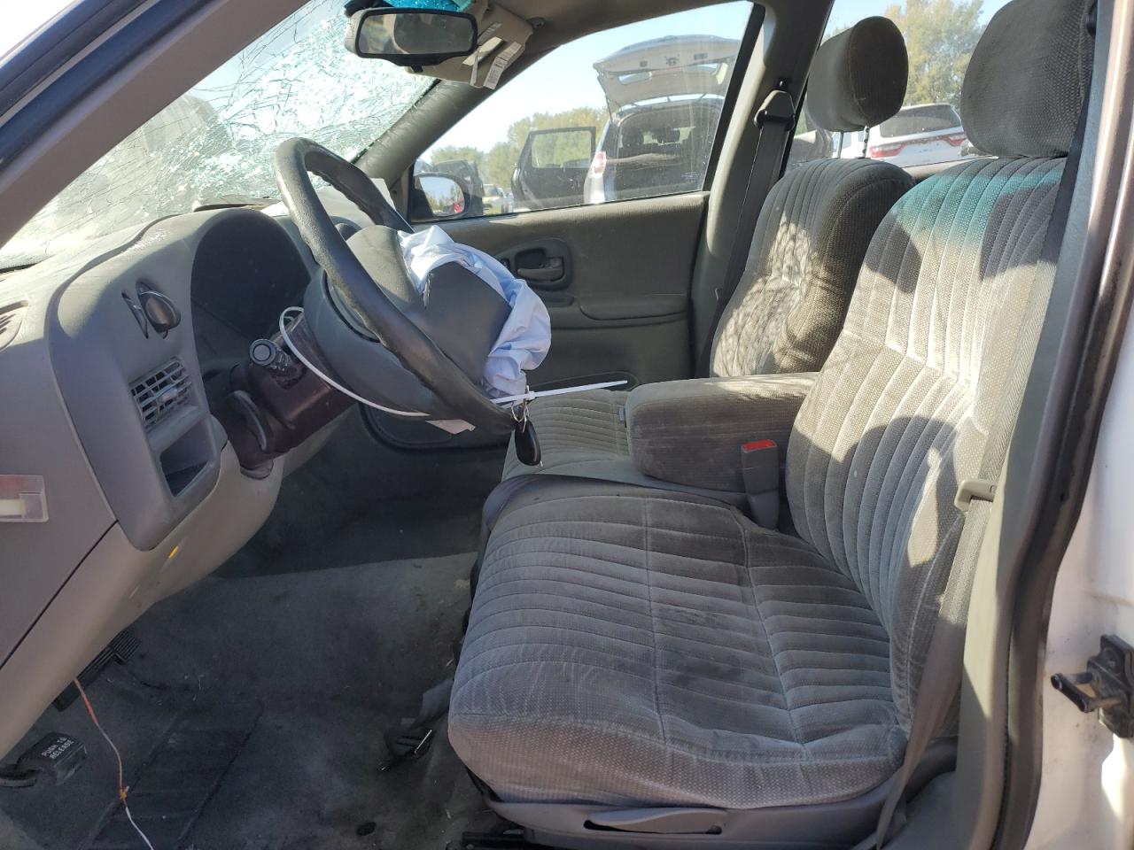 2001 Chevrolet Lumina VIN: 2G1WL52J311295615 Lot: 82190595