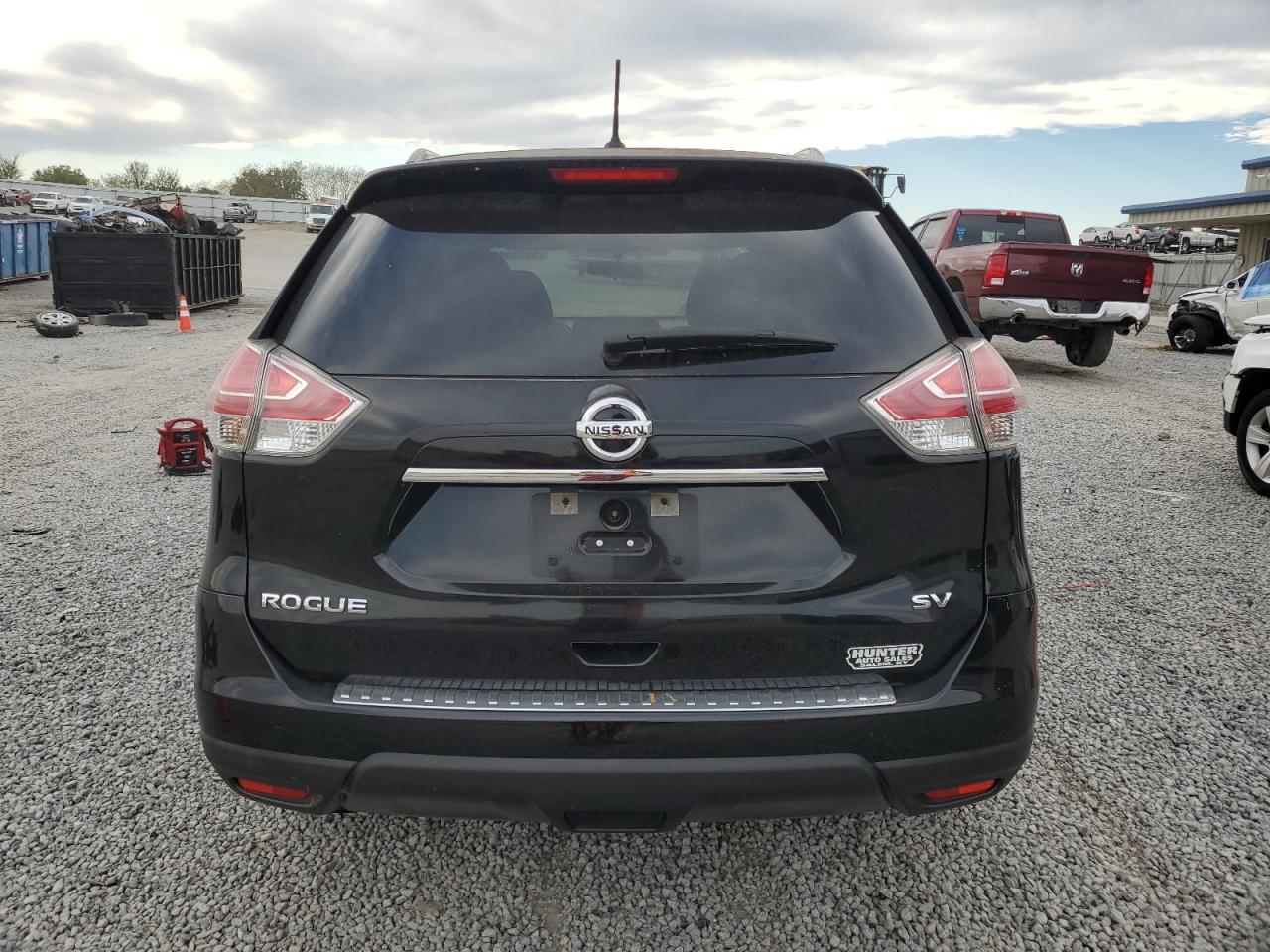 2015 Nissan Rogue S VIN: KNMAT2MT8FP509409 Lot: 85859425