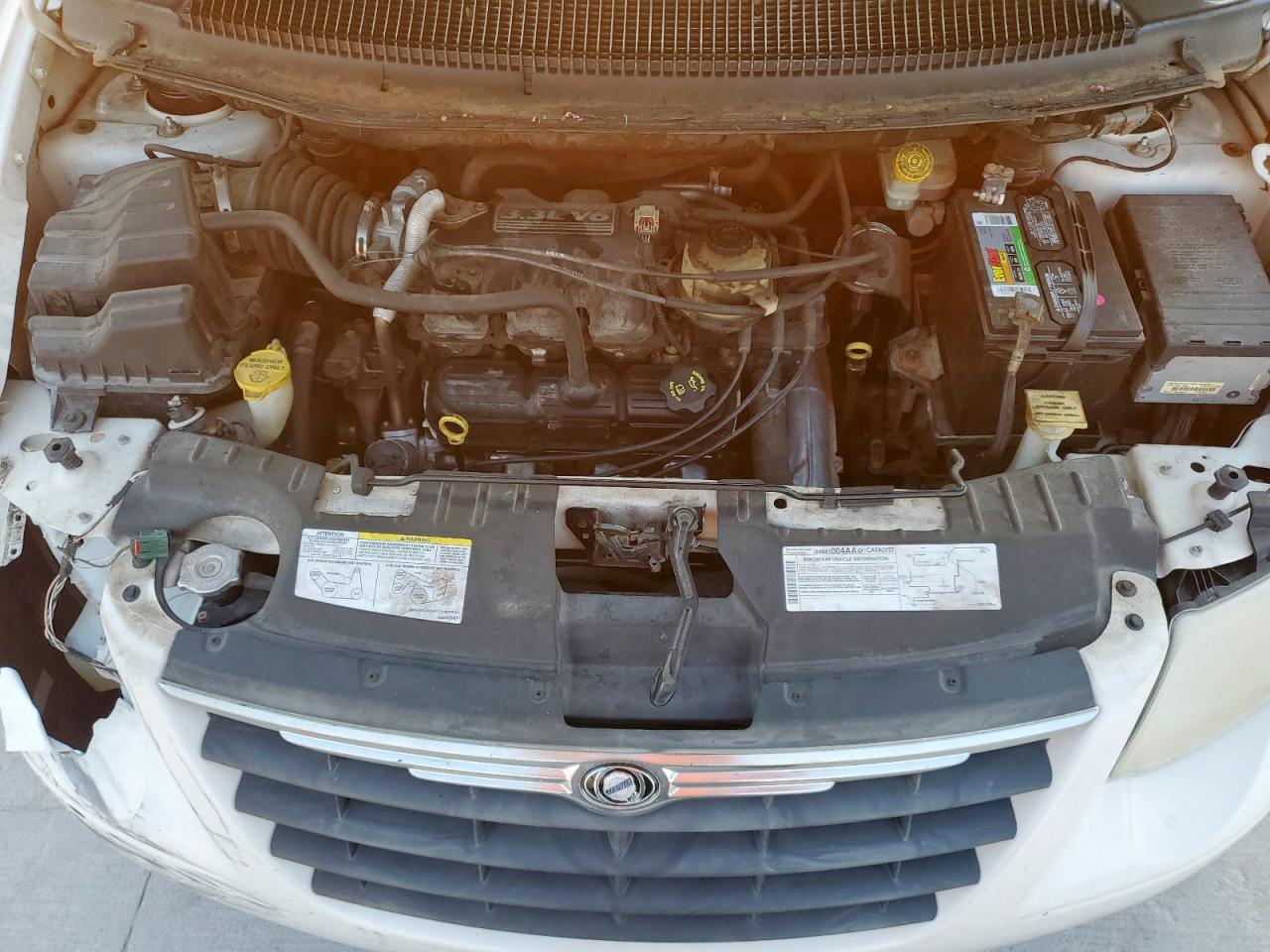 2005 Chrysler Town & Country Lx VIN: 2C8GP44R35R126519 Lot: 84928545