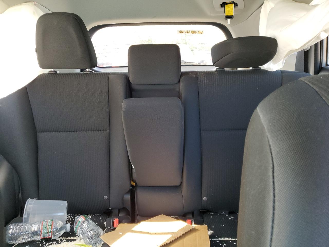 2018 Toyota Rav4 Le VIN: 2T3BFREV5JW855273 Lot: 81986085