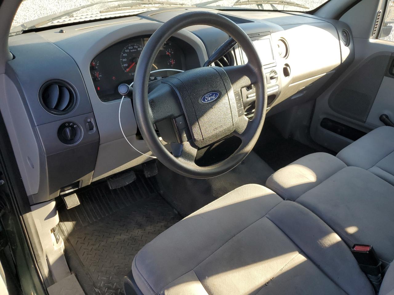 2005 Ford F150 VIN: 1FTRF12W95KC57926 Lot: 85641625