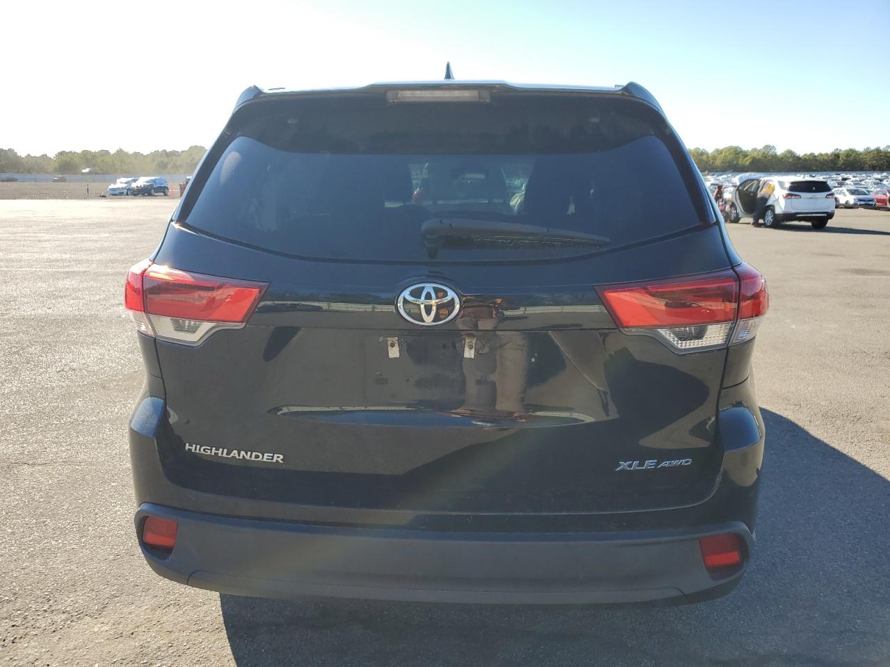 2019 Toyota Highlander Se VIN: 5TDJZRFHXKS601606 Lot: 82395125