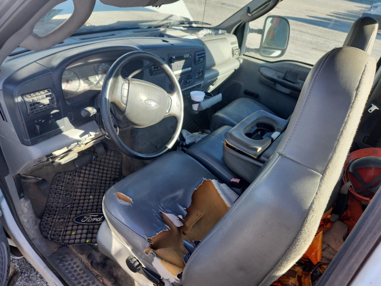 2006 Ford F350 Utility / Service Truck VIN: 1FDSF34566EB92532 Lot: 84445595