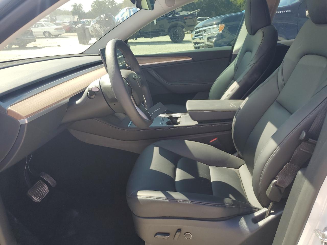 2025 Tesla Model Y VIN: 7SAYGDEE8SA342620 Lot: 82591535