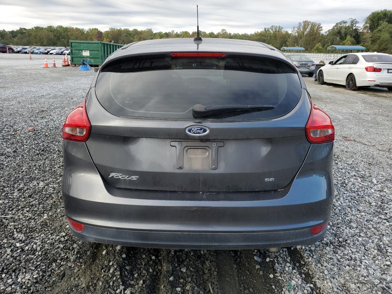 2018 Ford Focus Se VIN: 1FADP3K2XJL325760 Lot: 85007345