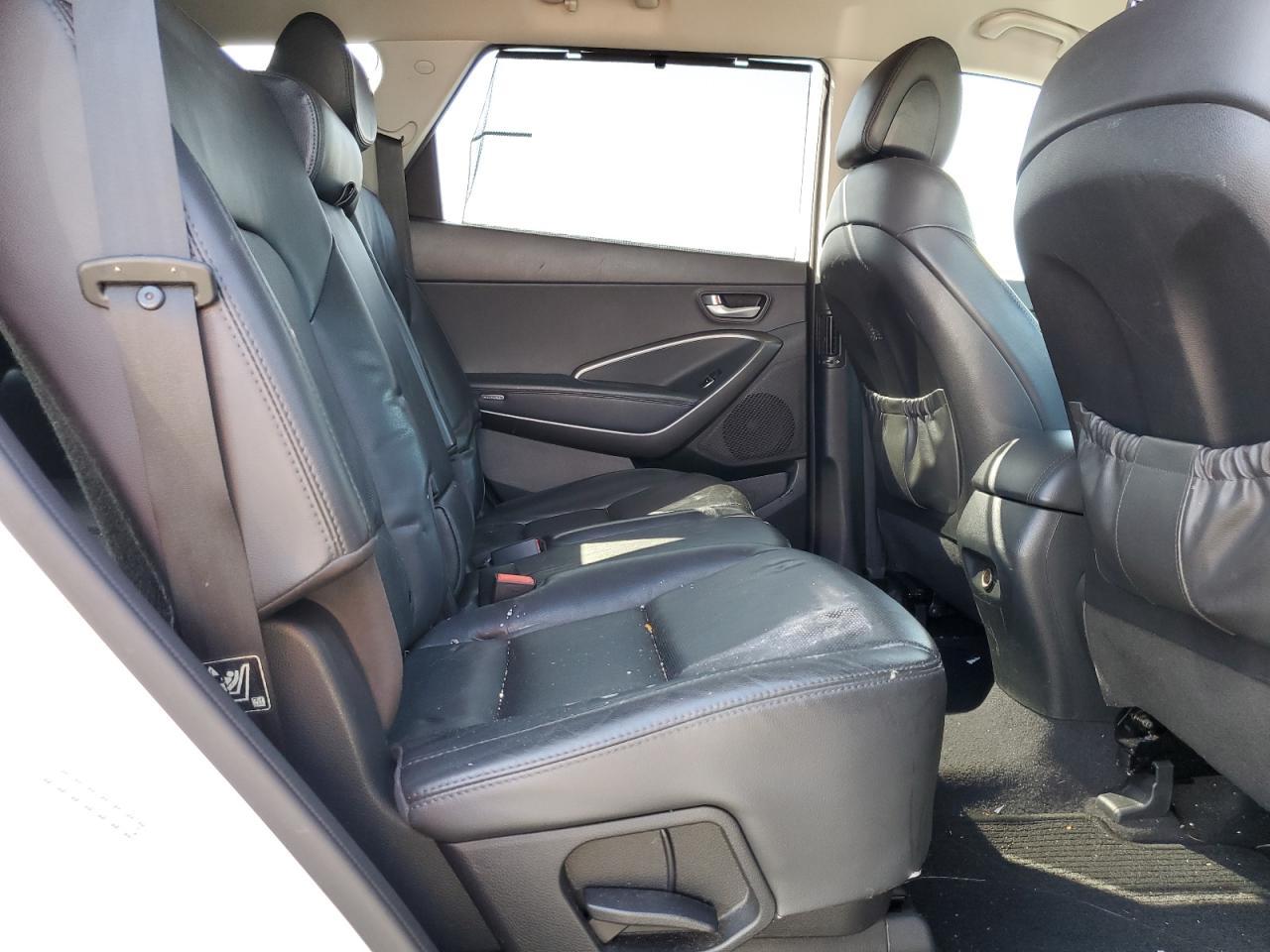 2017 Hyundai Santa Fe Se VIN: KM8SN4HF3HU175255 Lot: 82311085