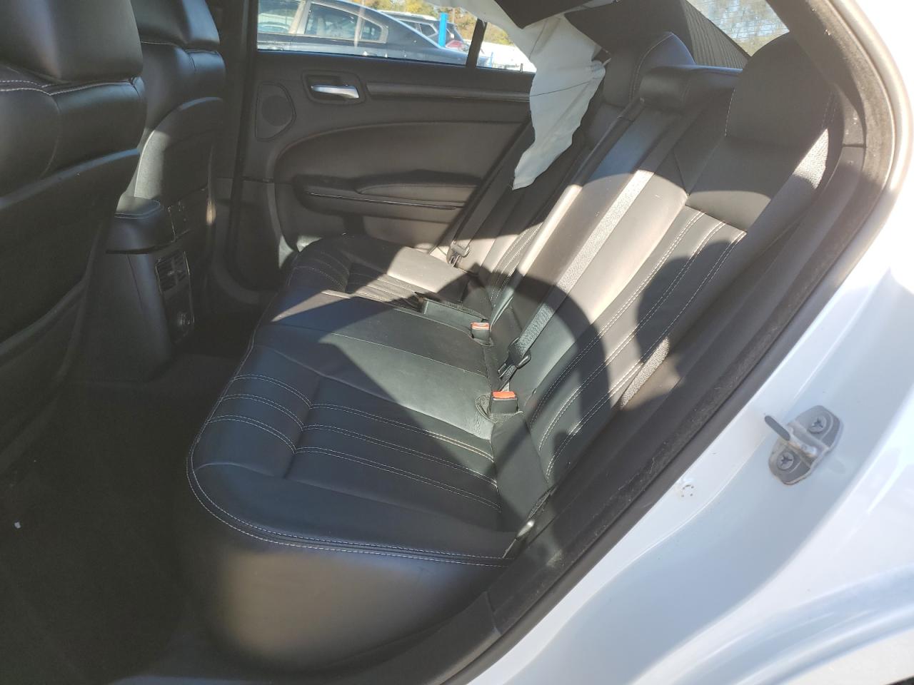 2014 Chrysler 300 S VIN: 2C3CCABG3EH336981 Lot: 90485695