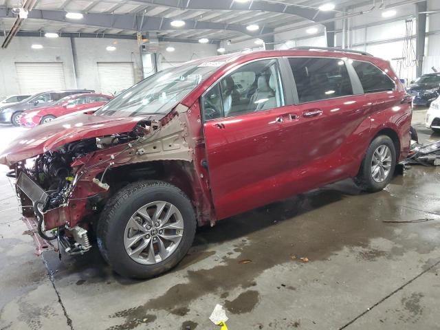 TOYOTA SIENNA XLE 2022