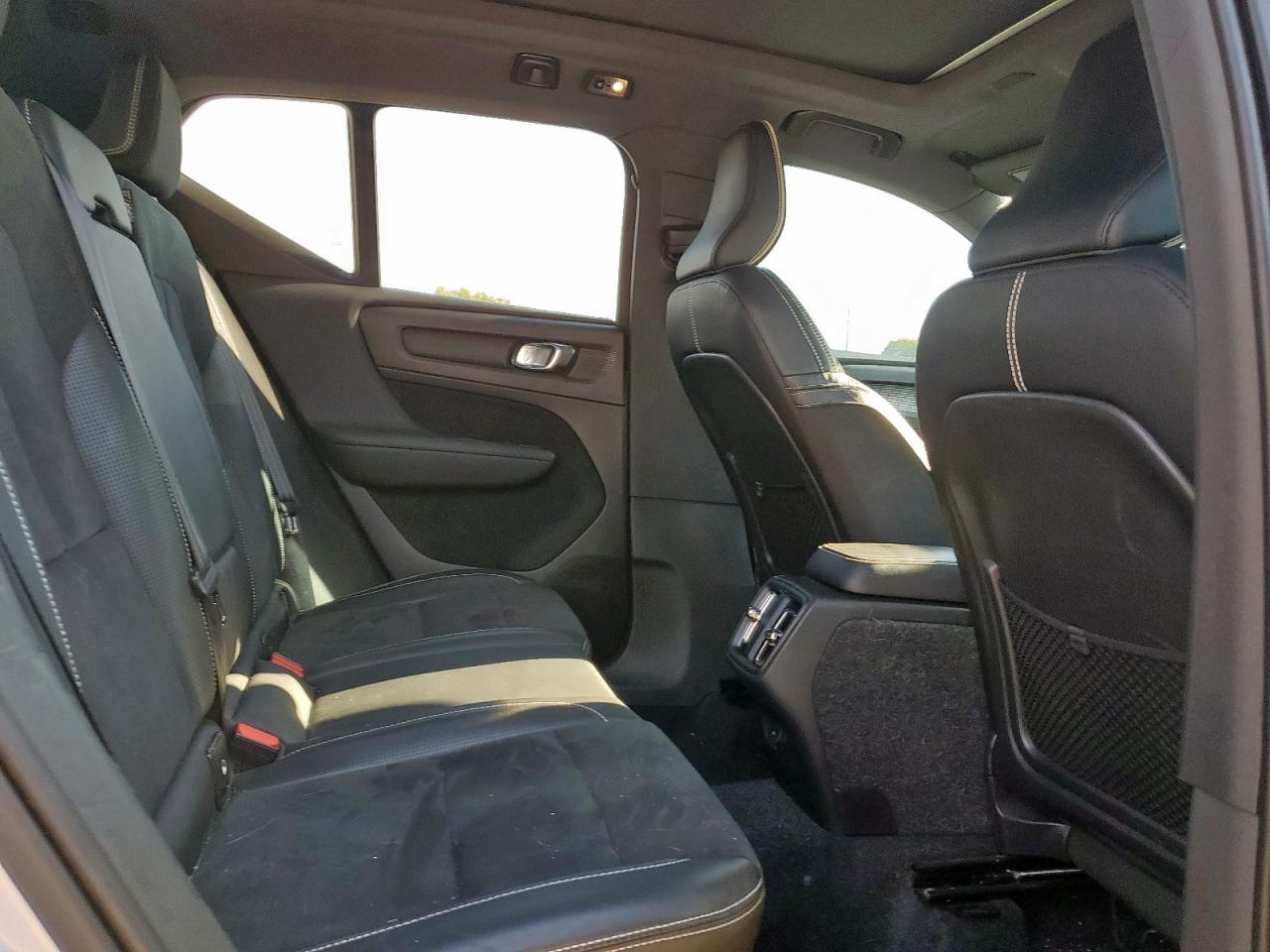 2019 Volvo Xc40 T5 Momentum VIN: YV4162XZXK2014687 Lot: 86266895