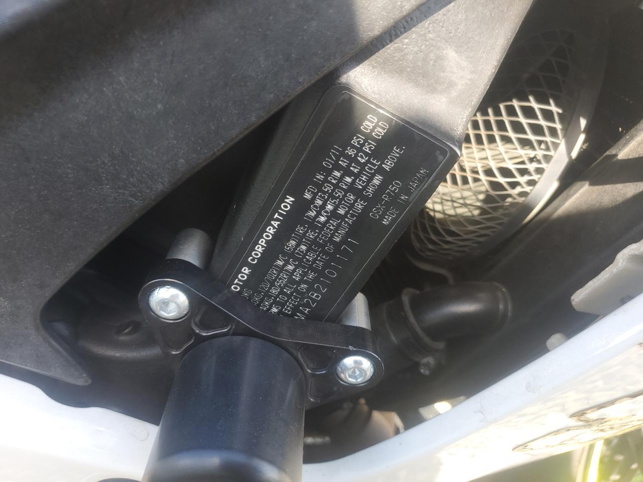 2011 Suzuki Gsx750 VIN: JS1GR7MA2B2101171 Lot: 81877675