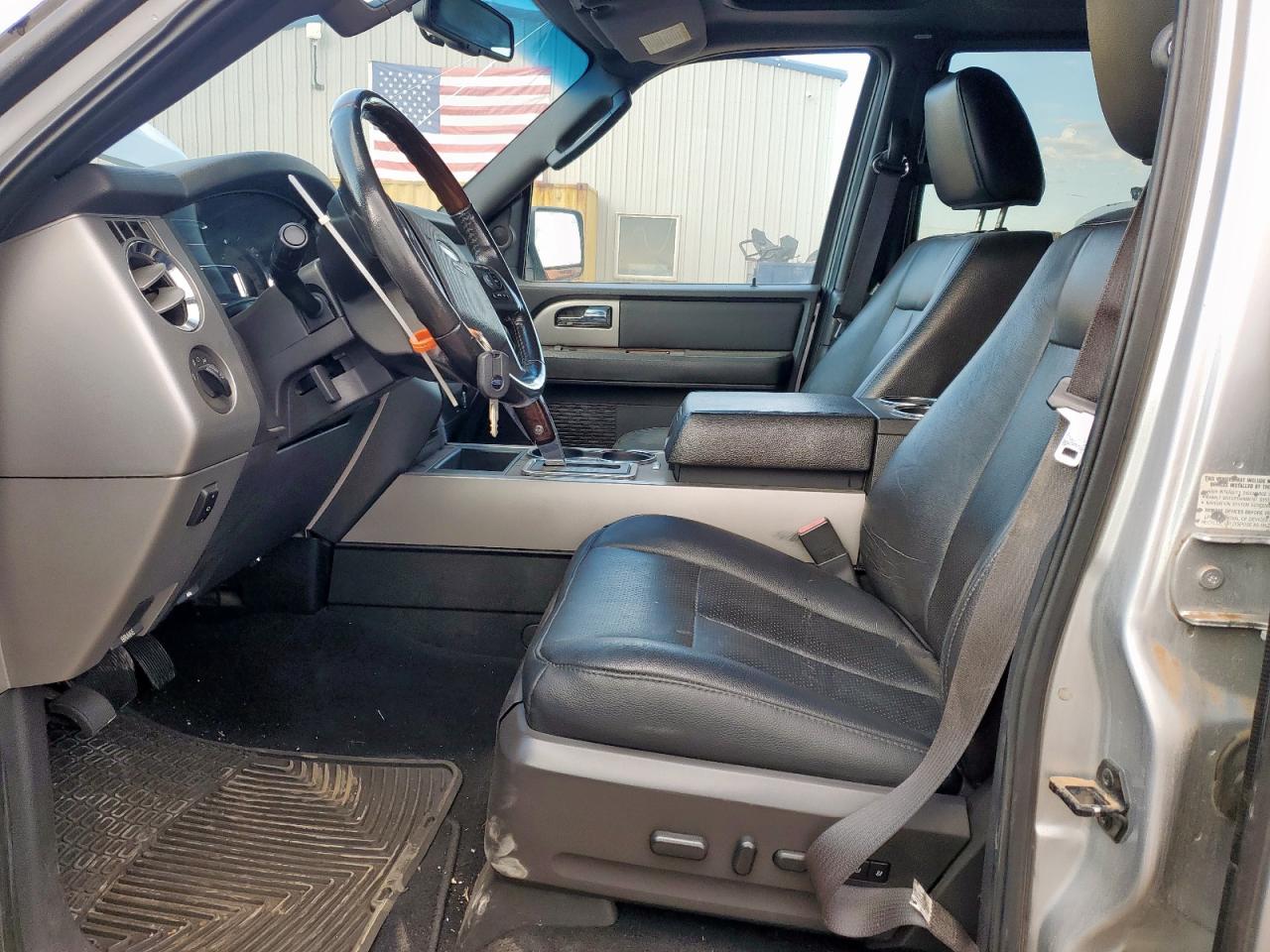 2010 Ford Expedition Limited VIN: 1FMJU2A52AEB20543 Lot: 84472105