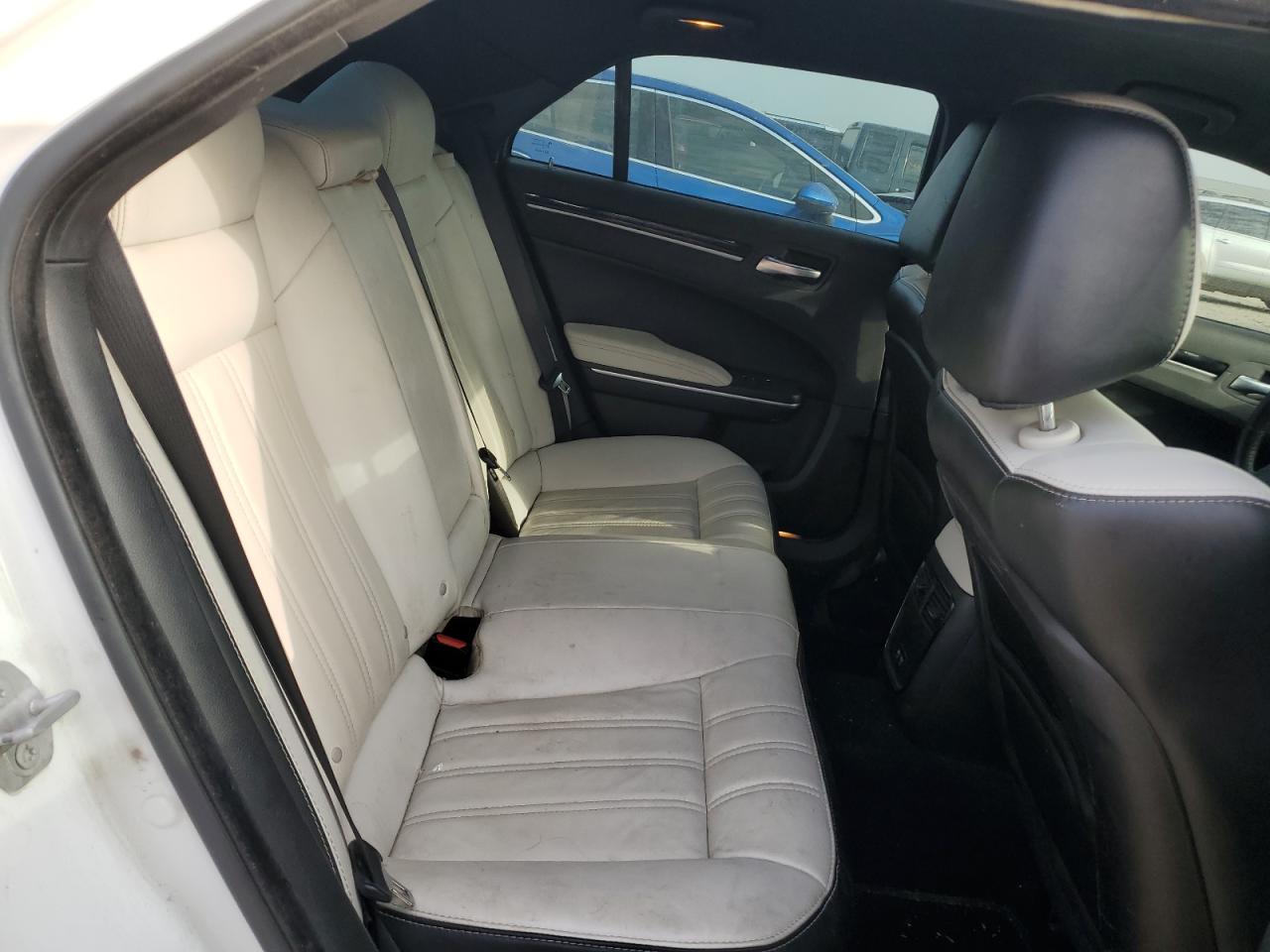 2019 Chrysler 300 S VIN: 2C3CCABG1KH682653 Lot: 84284215