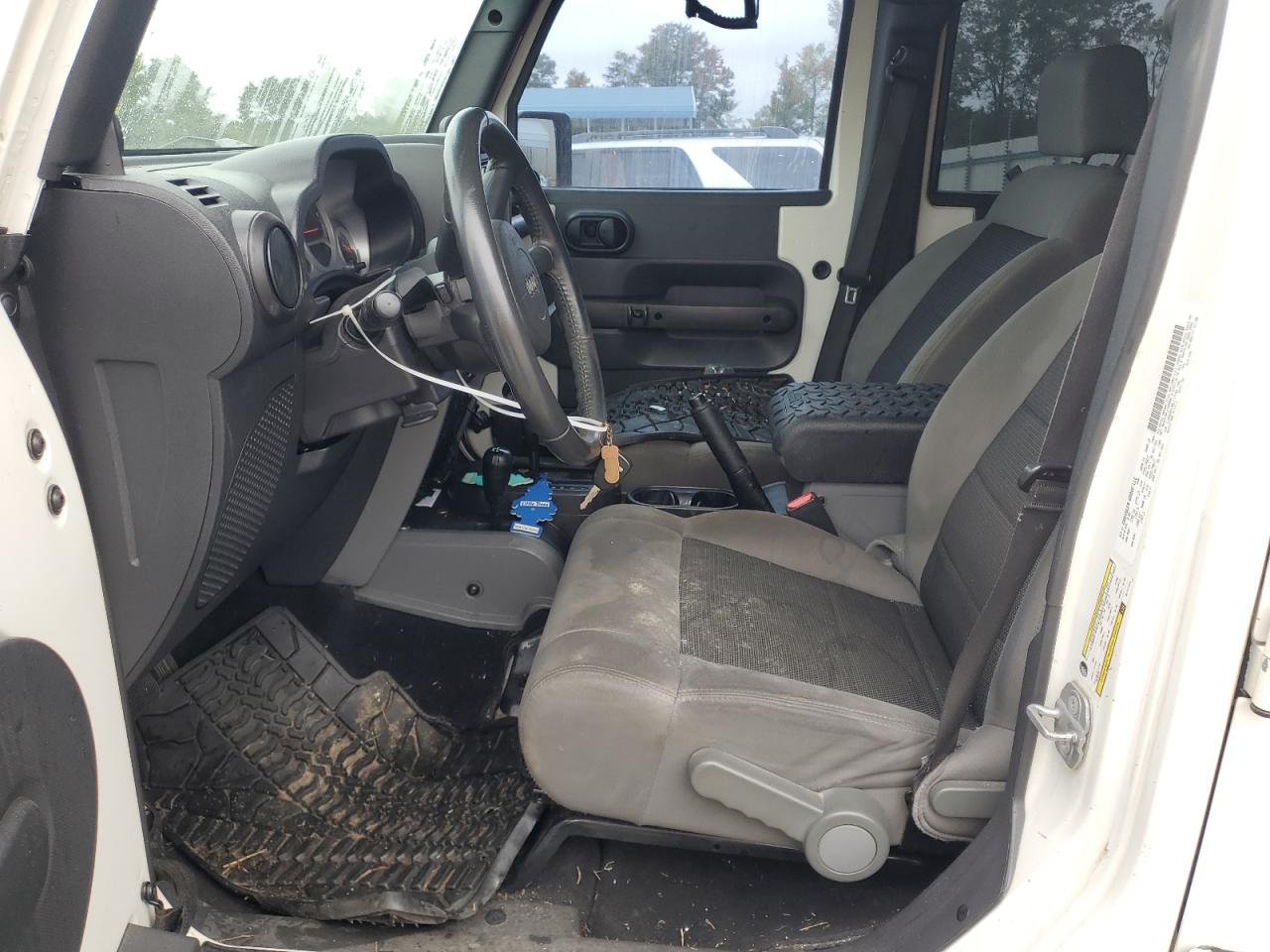 2010 Jeep Wrangler Unlimited Sport VIN: 1J4HA3H13AL117144 Lot: 84412555