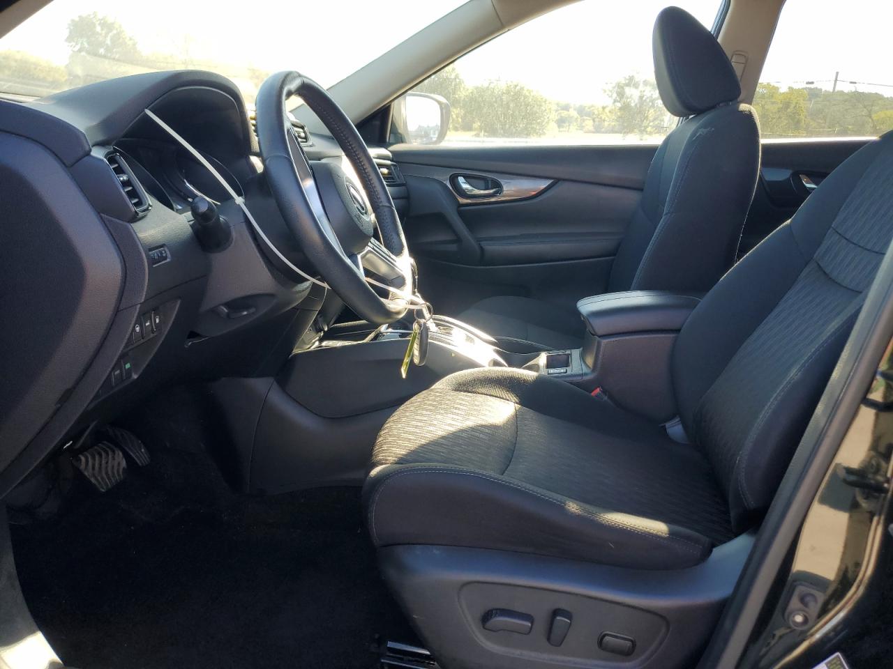 2019 Nissan Rogue S VIN: 5N1AT2MT6KC757865 Lot: 81998405