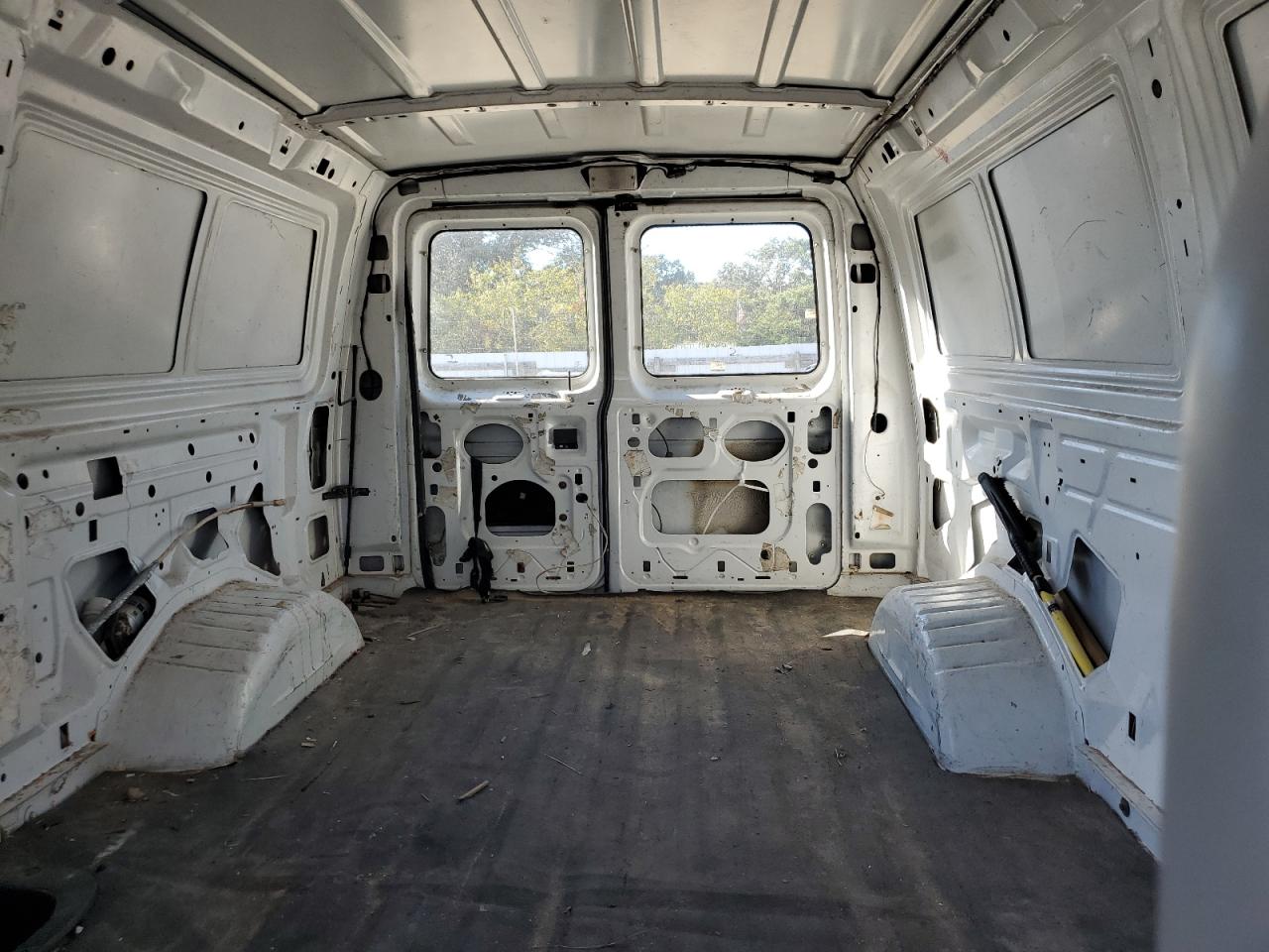 2000 Ford Econoline E150 Van VIN: 1FTRE1427YHB39257 Lot: 85663285