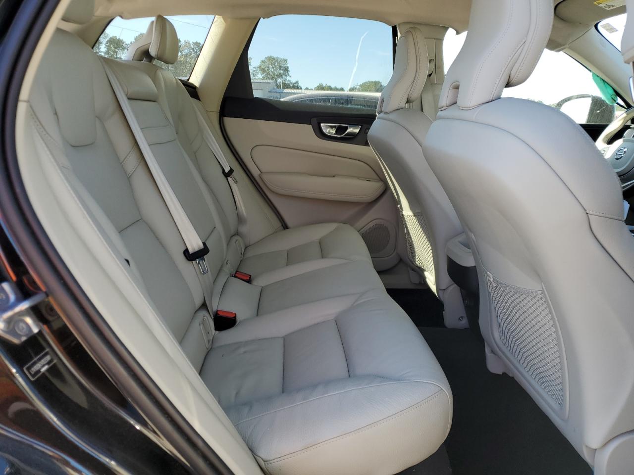 2019 Volvo Xc60 T5 Momentum VIN: LYV102DK7KB225081 Lot: 87036005